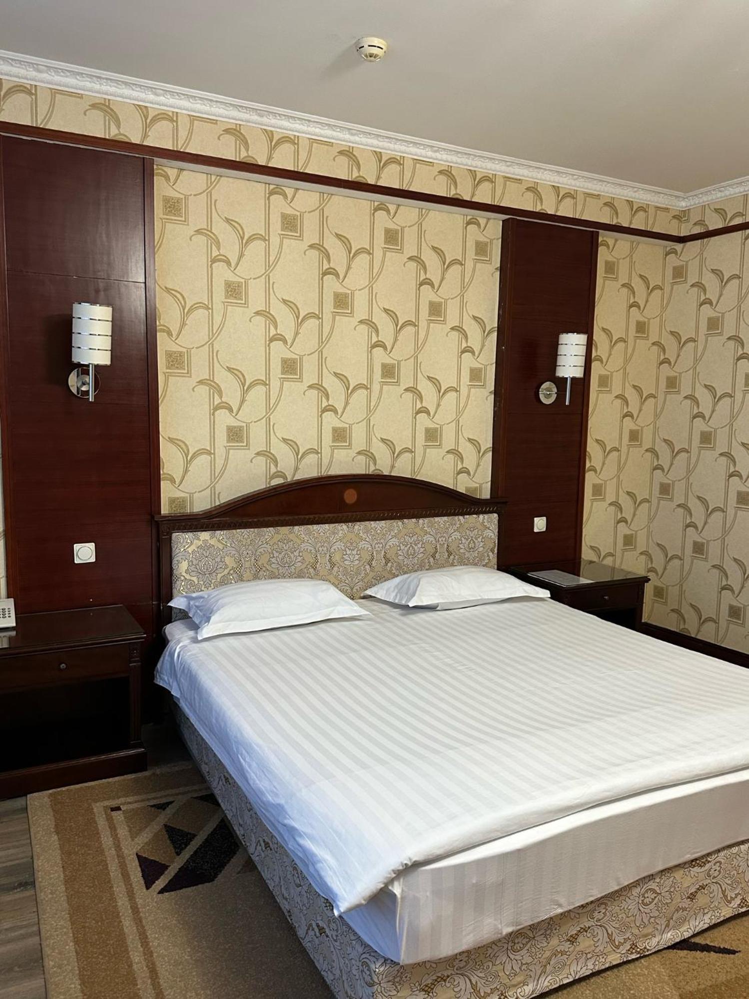 Hotel G Empire Astana Exterior foto